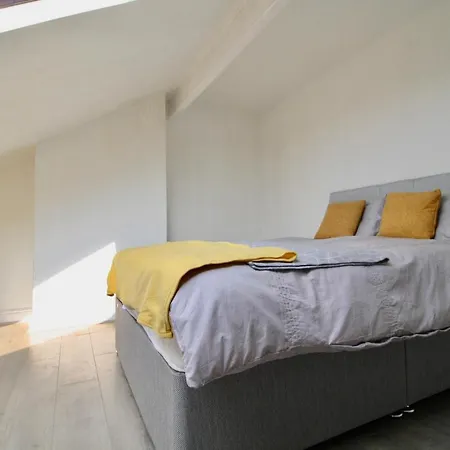 Stayhere 8 * Leeds (West Yorkshire)